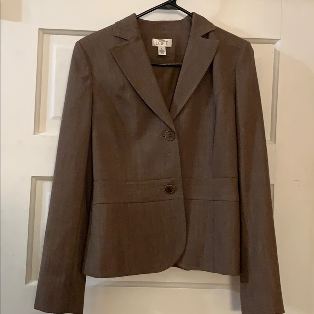 Ann Taylor LOFT - Suit Jacket - Size 4. Lot42